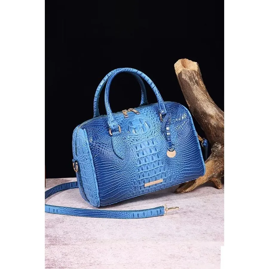 ElegantGator Boston Handbag: Premium PU, Zipper Closure