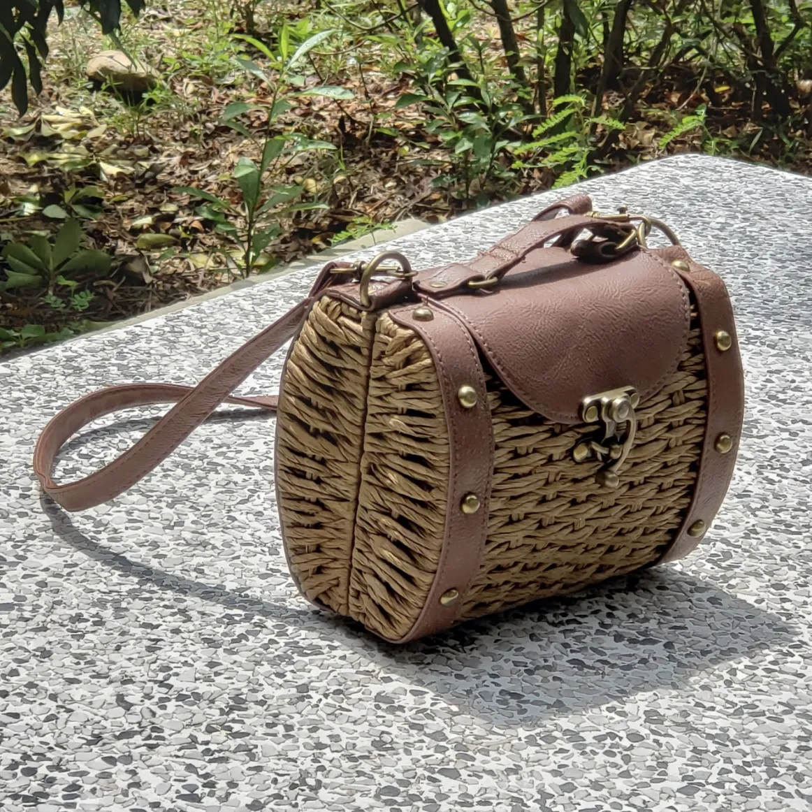 Womens Vintage Look Wicker Straw Handbag